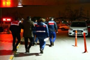 İzmir merkezli 31 ilde, FET&Ouml;/PDY'nin TSK yapılanmasına y&ouml;nelik y&uuml;r&uuml;t&uuml;len soruşturma