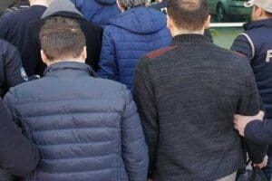 İzmir merkezli bir&ccedil;ok ilde, FET&Ouml;/PDY'nin T&uuml;rk Silahlı Kuvvetleri (TSK) yapılanmasına