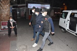 İzmir merkezli 47 ilde Fetullahçı Terör Örgütü'ne (FETÖ) yönelik geniş