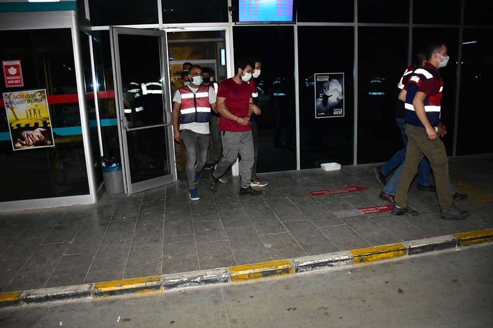 İzmir merkezli 47 ilde, FET&Ouml;/PDY'nin T&uuml;rk Silahlı Kuvvetleri (TSK) yapılanmasına