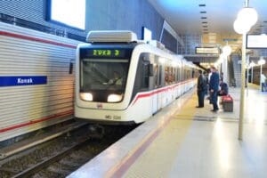Bug&uuml;n sabah saatlerinde İzmir metrosunda meydana gelen teknik arıza nedeniyle