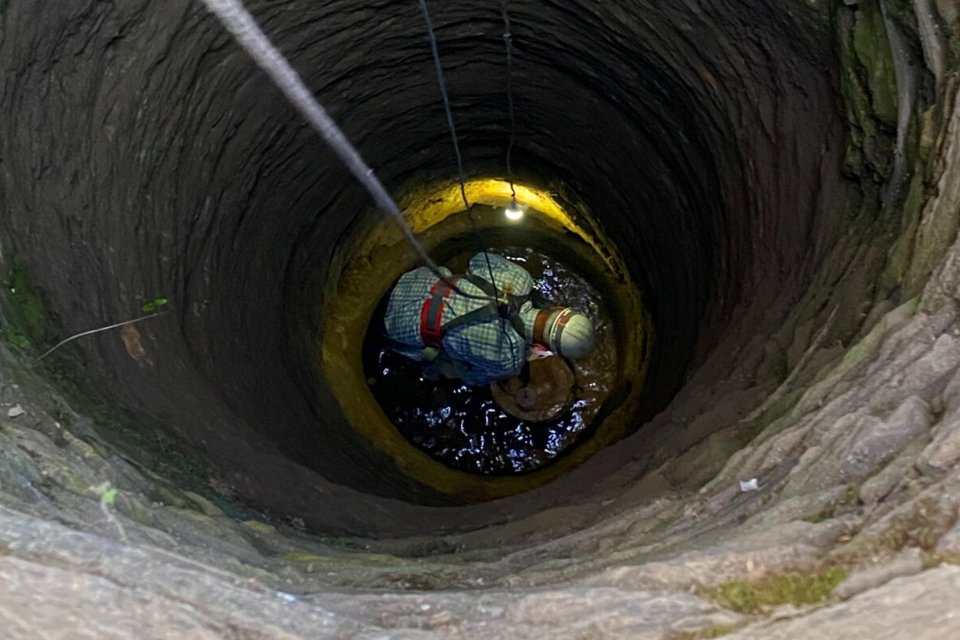 İZMİR'in Torbalı il&ccedil;esinde, Metropolis Antik Kenti'ndeki kazı &ccedil;alışmalarında a&ccedil;ılan kuyuda,