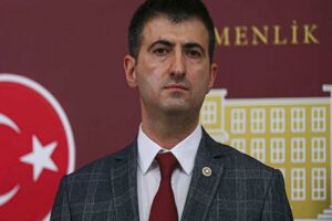 İzmir Bağımsız Milletvekili Mehmet Ali Çelebi Ak Parti'ye geçeceği iddialarına