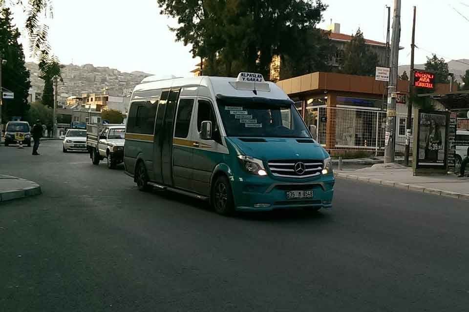 İzmir&rsquo;de Ulaşım Koordinasyon Merkezinin (UKOME) toplantısında minib&uuml;s &uuml;cretlerine y&uuml;zde 50