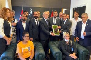 CHP lideri Kılıçdaroğlu, İzmir Seyyar, Esnaf ve Sanatkarlar Meclisi üyelerini