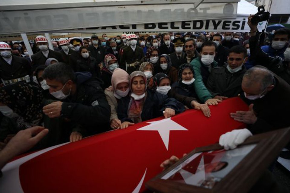 Hakkari'nin Şemdinli ilçesinde çığ düşmesi sonucu şehit olan Uzman Çavuş