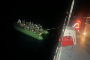İzmir'de, yasa dışı yollarla yurt dışına &ccedil;ıkmaya &ccedil;alışan 1 T&uuml;rk