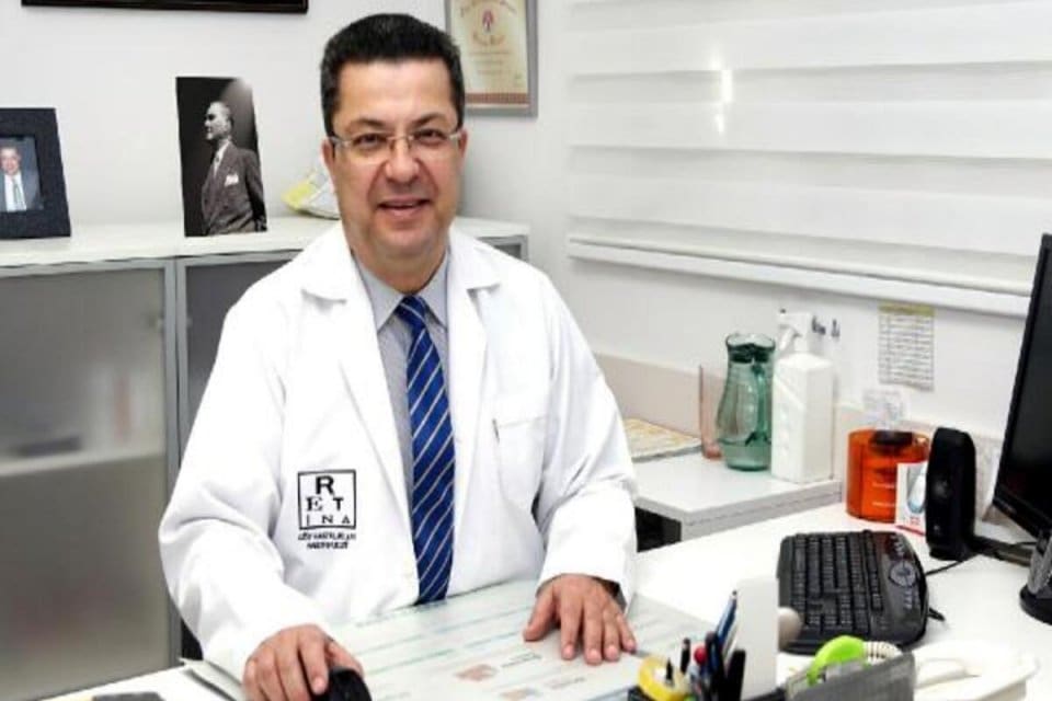 İzmir Tabip Odası Başkanı Dr. S&uuml;leyman Kaynak, hekimlerin maddi olarak