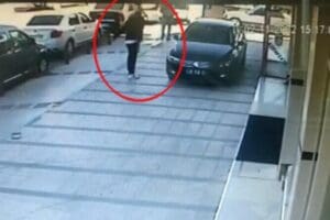 İzmir Taksiciler ve Otomobilciler Esnaf Odası'na silahlı saldırıda bulunuldu, duvar