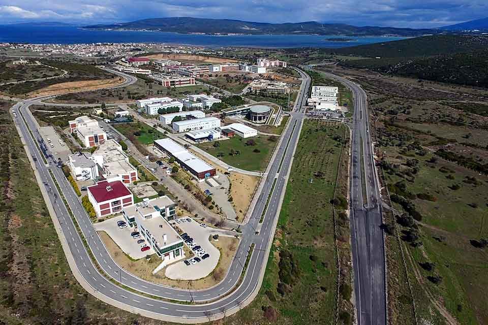 AK Parti Genel Başkan Yardımcısı ve İzmir Milletvekili Hamza Dağ,