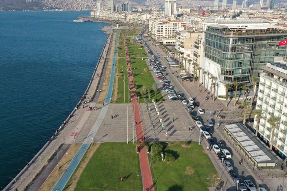 İzmir Valiliği&rsquo;nin sosyal medya hesabından yapılan a&ccedil;ıklamada 13 Mart g&uuml;n&uuml;