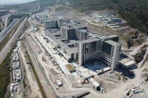İzmir Valiliğinden 'hastaneye ulaşım' konusunda detaylı bir a&ccedil;ıklama geldi. A&ccedil;ıklamada