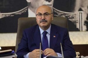 Emekli 104 amiralin Montr&ouml; a&ccedil;ıklamasına ilişkin İzmir Valisi Yavuz Selim