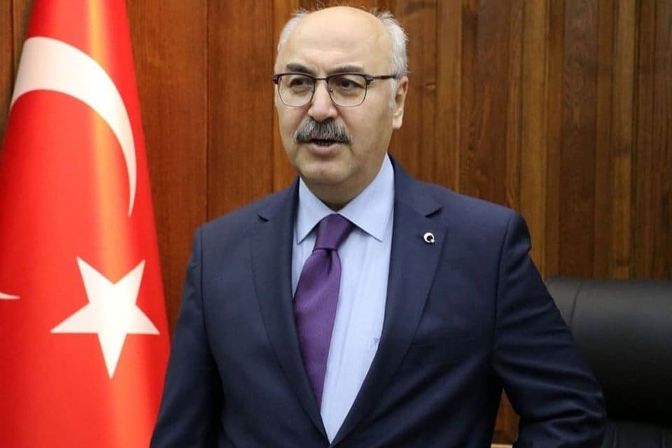 K&ouml;şger, sosyal medya hesabından yaptığı a&ccedil;ıklamada, Sağlık Bakanı Fahrettin Koca