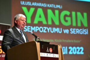İzmir Büyükşehir Belediyesi ve TMMOB bünyesindeki odalarla düzenlenen Uluslararası Katılımlı