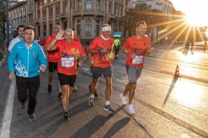 İzmir Büyükşehir Belediyesi’nin düzenlediği 9 Eylül İzmir Yarı Maratonu bu