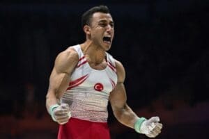 İzmirli artistik cimnastik&ccedil;iler son yıllarda s&uuml;rekli y&uuml;kselttikleri başarı &ccedil;ıtasını 2022'de