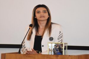 İzmirli iş insanı ve ke&ccedil;e sanat&ccedil;ısı &Ouml;zlem Akman&rsquo;ın ke&ccedil;eden yaptığı