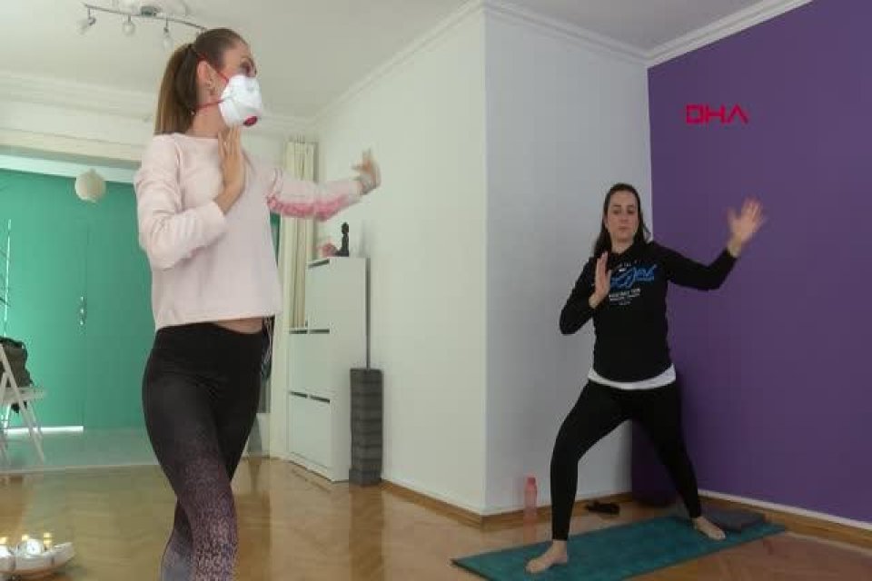 İzmir'de kadınlar, hamilelik s&uuml;recinde hem fiziksel hem de ruhsal olarak