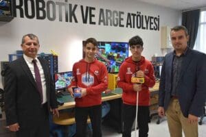 İzmir'in Buca il&ccedil;esinde meslek lisesi &ouml;ğrencileri, g&ouml;rme engelli bireyler i&ccedil;in