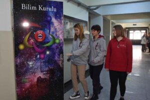 İzmir Fen Lisesi &ouml;ğrencileri, d&uuml;nya i&ccedil;in tehdit oluşturan k&uuml;resel ısınma