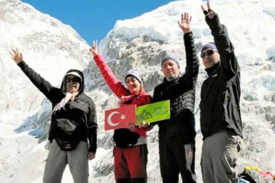 Everest'e tırmanan ve T&uuml;rkiye&rsquo;de iki bin kilometreye yakın yol y&uuml;r&uuml;yen