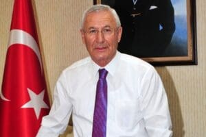 İzmir Şof&ouml;rler ve Otomobilciler Esnaf Odası Başkanı Celil Anık, sıfır