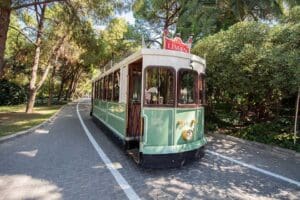 İzmir B&uuml;y&uuml;kşehir Belediyesi, İzmir Enternasyonal Fuarı'nın minyat&uuml;r tren nostaljisini 90.