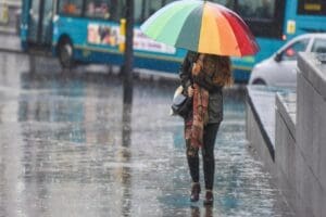 Meteorolojiden kent i&ccedil;in &ccedil;ifte uyarı geldi. Sağanak yağışın etkili olacağı