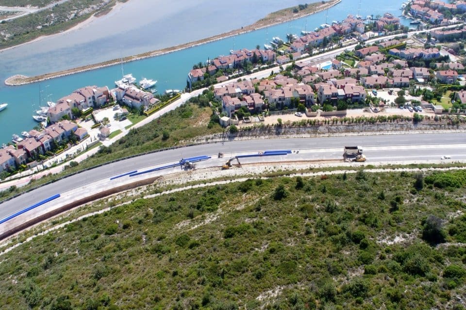 İzmir&rsquo;in d&uuml;nyaca &uuml;nl&uuml; turizm merkezi &Ccedil;eşme&rsquo;nin i&ccedil;me suyu altyapısını baştan