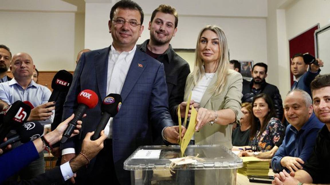 İstanbul Büyükşehir Belediye Başkanı Ekrem İmamoğlu, eşi Dilek Kaya İmamoğlu