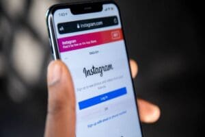 Kullanıcılarına yaş doğrulama zorunluluğu getiren Instagram, 18 yaşından b&uuml;y&uuml;k olduğunuzu