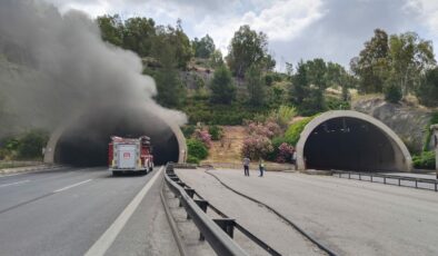 İzmir’deki Bayraklı Tüneli’nde TIR’da yangın