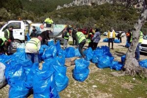 İZMİR'in Buca il&ccedil;esinde jandarma ekipleri ekolojik dengenin korunması ve farkındalık