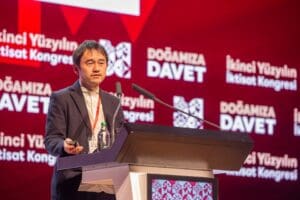 İkinci Y&uuml;zyılın İktisat Kongresi kapsamında konuşan d&uuml;nyaca &uuml;nl&uuml; Japon mimar