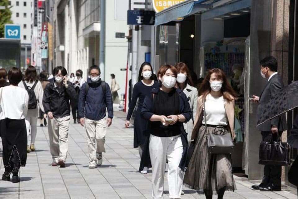 Japonya Başbakanı Suga Yoşihide, koronavir&uuml;s salgını nedeniyle başkent Tokyo'da ağustos
