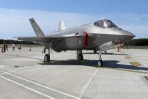 ABD, Japonya&rsquo;nın F-35 programına katılması i&ccedil;in Lockeheed Martin savunma şirketiyle