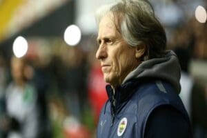 Fenerbah&ccedil;e, deprem felaketi nedeniyle Spor Toto S&uuml;per Lig'e verilen arada