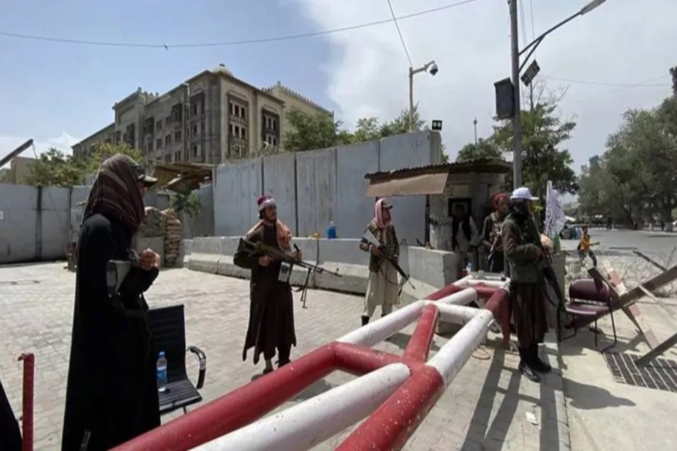 Kabil'de bulunan Rusya B&uuml;y&uuml;kel&ccedil;iliği'ne bombalı saldırı d&uuml;zenlendi Rusya'nın Kabil'deki b&uuml;y&uuml;kel&ccedil;ilik