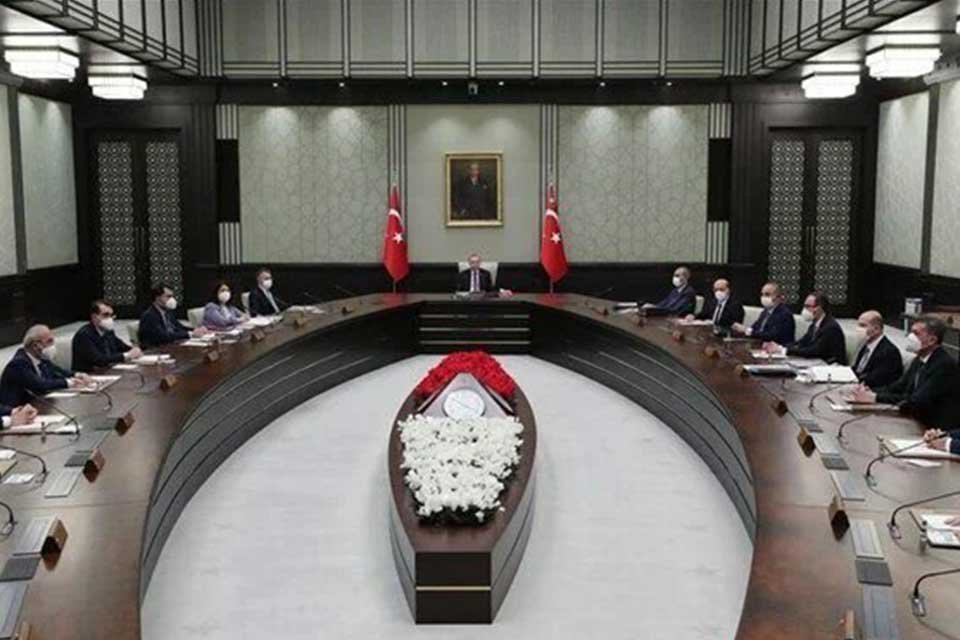 Cumhurbaşkanı Erdoğan başkanlığında bugün kabine toplantısı gerçekleştirilecek. Toplantının ana gündem