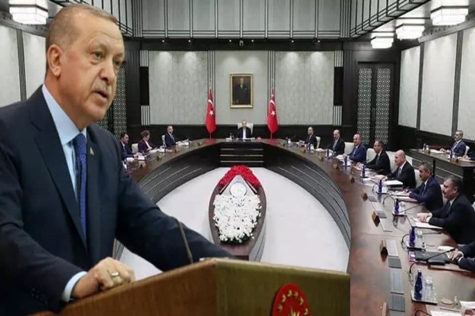 Cumhurbaşkanı Erdoğan başkanlığındaki Kabine Toplantısı'nda 11 ili vuran deprem ve