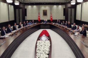 Cumhurbaşkanlığı Kabinesi, bug&uuml;n Cumhurbaşkanı Erdoğan başkanlığında Beştepe'de toplanacak. Asgari &uuml;cretten,