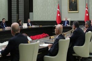 Cumhurbaşkanlığı Kabinesi başladı. Toplantının g&uuml;ndeminde sığınmacılarla ilgili tartışmalar ve ekonomik