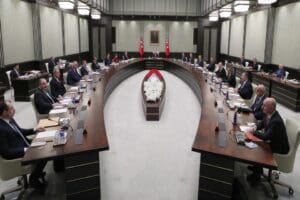 Cumhurbaşkanlığı Kabinesi yarın Cumhurbaşkanı Recep Tayyip Erdoğan başkanlığında toplanacak.&nbsp;Kabinede ana