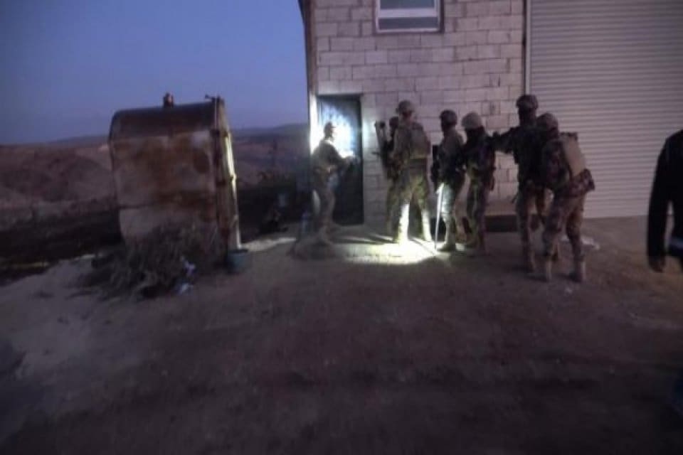 Şanlıurfa ve Ankara&rsquo;da polisin d&uuml;zenlediği operasyonda, 29 bin 565 litre
