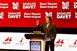 İkinci Y&uuml;zyılın İktisat Kongresi kapsamında konuşan stratejik iletişim danışmanı Salim