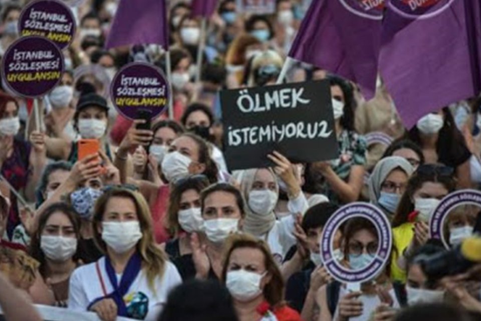 Resmi Gazete’de yayımlanan Cumhurbaşkanı Kararı ile Türkiye’nin İstanbul Sözleşmesi’nden ayrılması