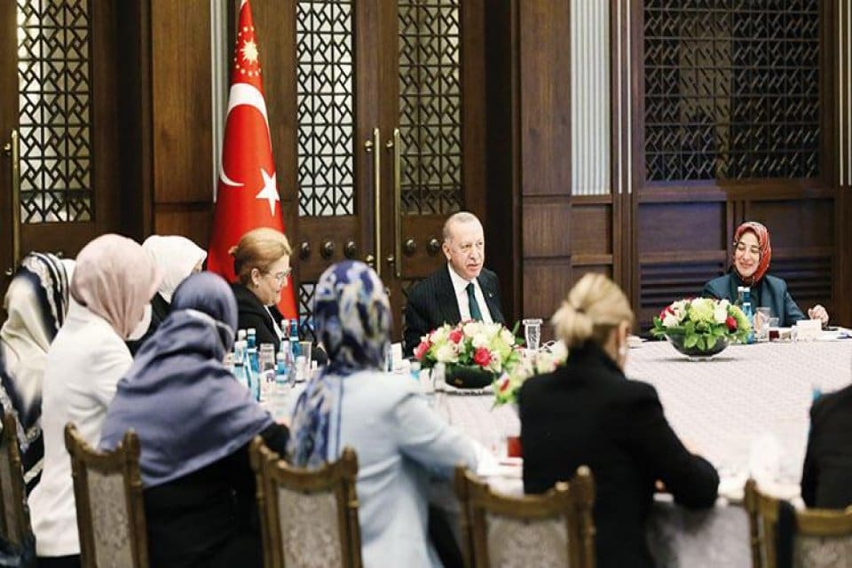 Cumhurbaşkanı Tayyip Erdoğan, T&uuml;rkiye&rsquo;nin İstanbul S&ouml;zleşmesi&rsquo;nden &ccedil;ekilmesinin ardından, kadın dernekleri