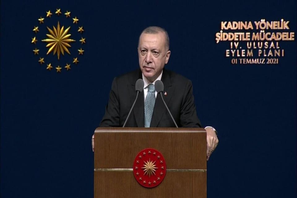 Cumhurbaşkanı ve AK Parti Genel Başkanı Recep Tayyip Erdoğan, Kadına