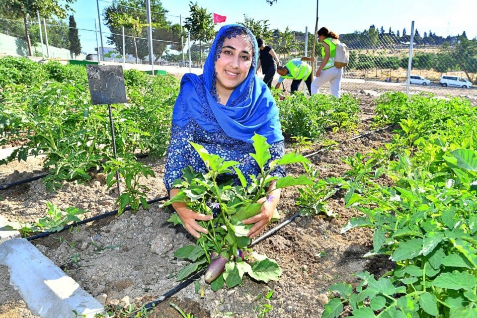İzmir B&uuml;y&uuml;kşehir Belediye Başkanı Tun&ccedil; Soyer&rsquo;in &ldquo;Başka Bir Tarım M&uuml;mk&uuml;n&rdquo;